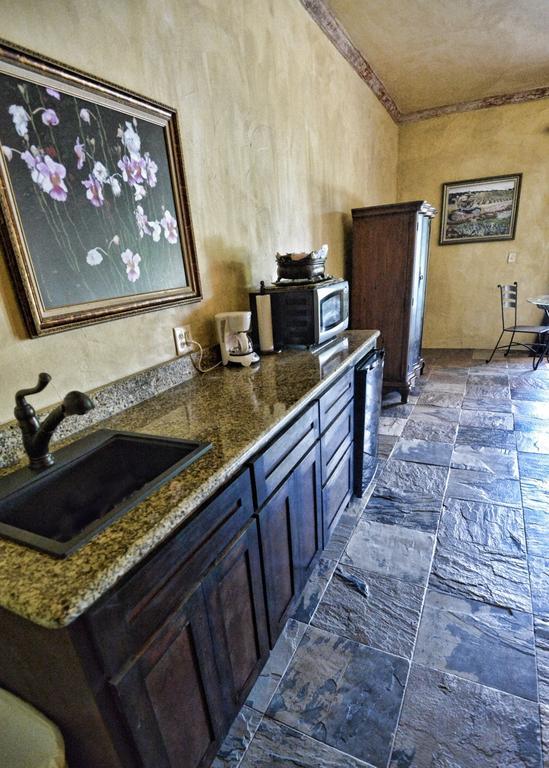 Blanco Riverside Cottages Номер фото